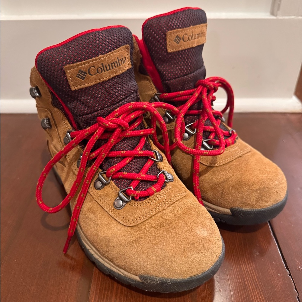 Columbia hiking Boots